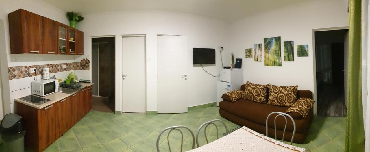 Grevia Apartmanok Poroszló Værelse billede